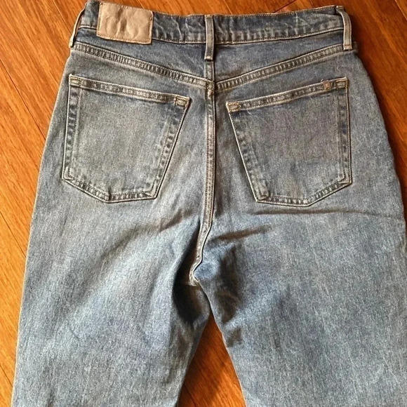 Everlane - the original cheeky jean - size 26R - great condition - light wash - Picture 5 of 7